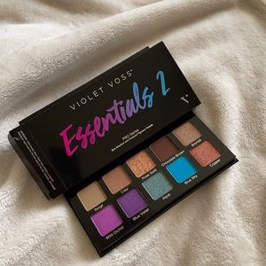 SOLD Violet Voss Essentials 2 eyeshadow palette